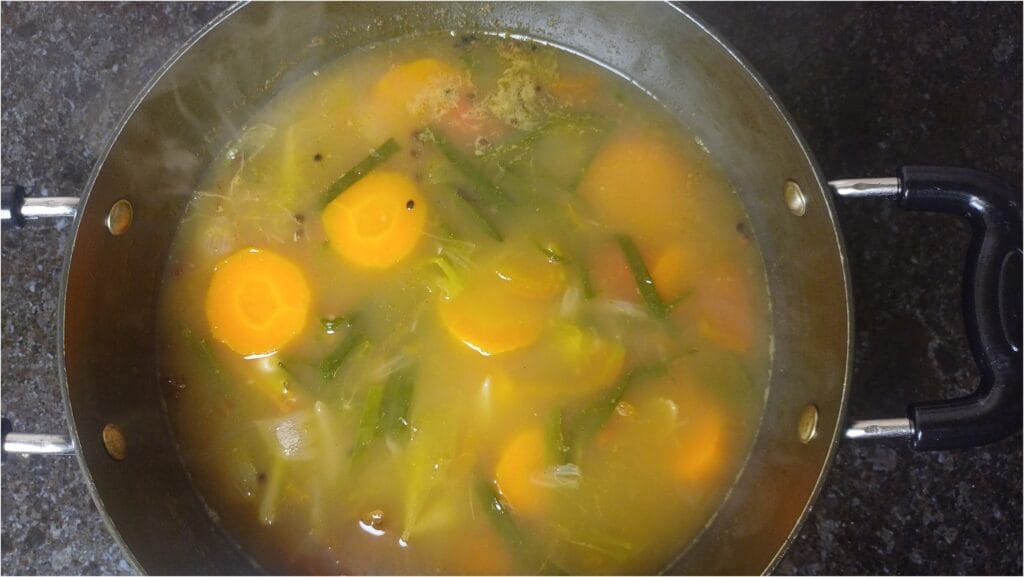 Simmering the veggie stock
